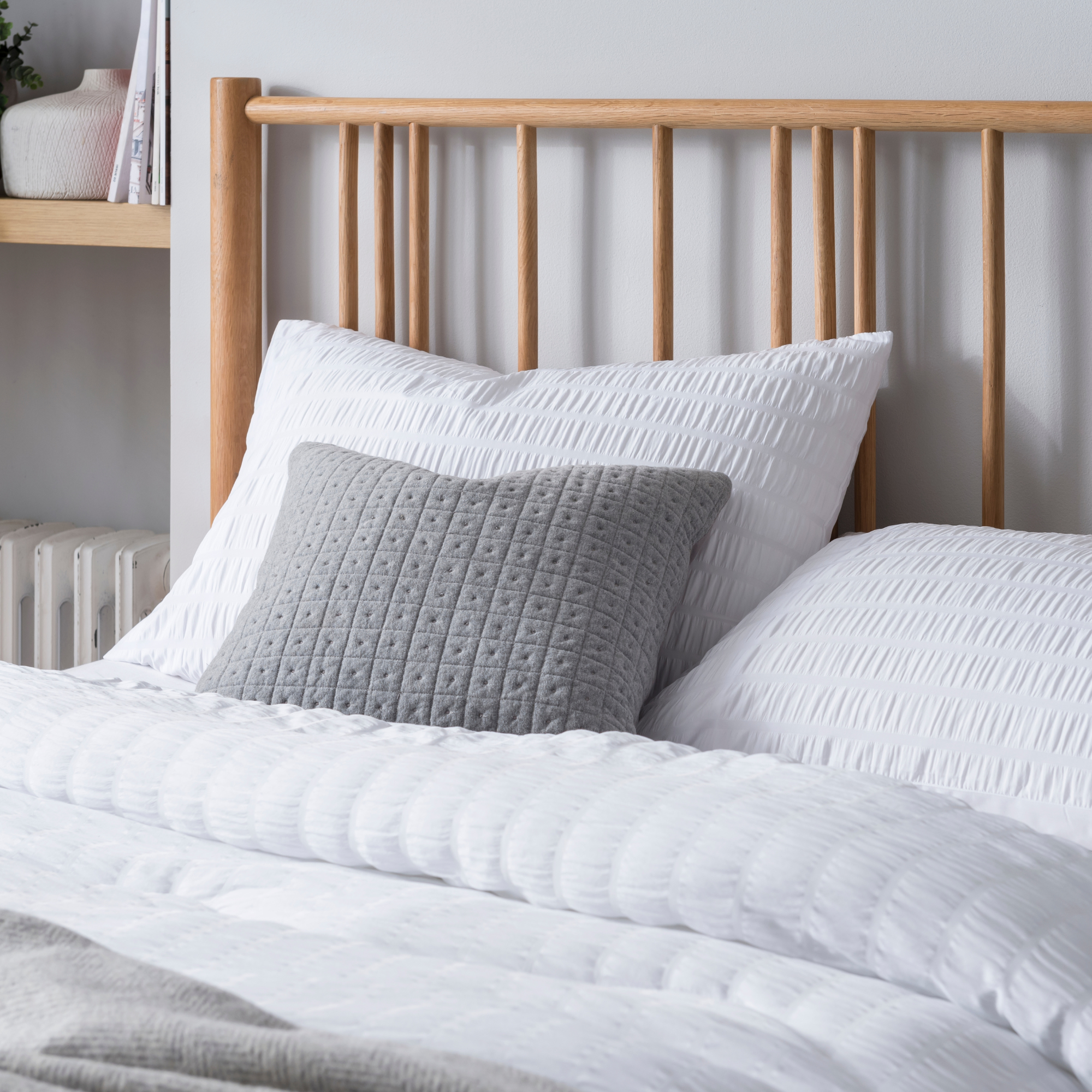 Linen White Seersucker All-In-One Comforter